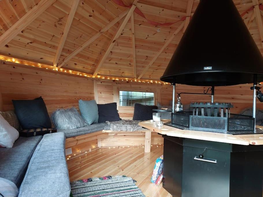 Beach House, With Bbq Lodge And Hot Tub! Bournemouth Eksteriør billede