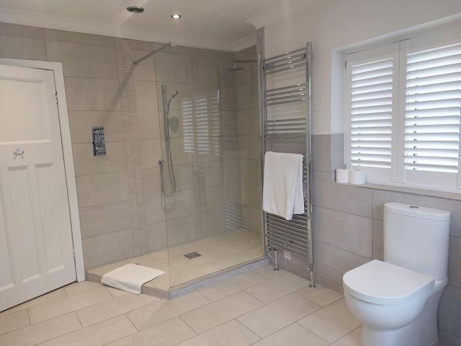 Beach House, With Bbq Lodge And Hot Tub! Bournemouth Eksteriør billede