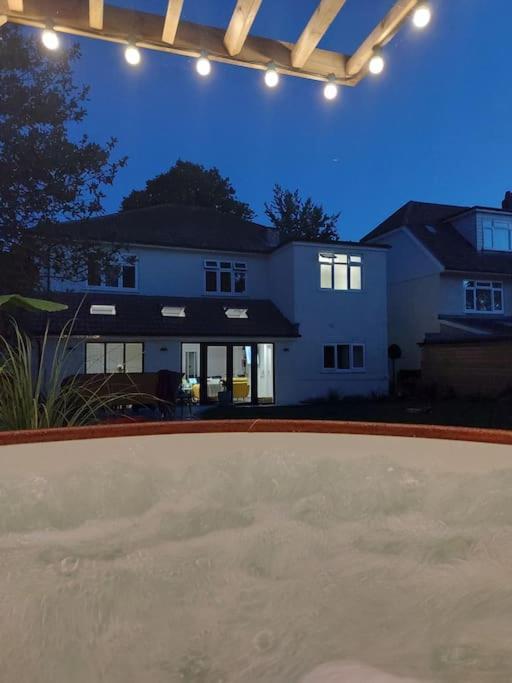 Beach House, With Bbq Lodge And Hot Tub! Bournemouth Eksteriør billede