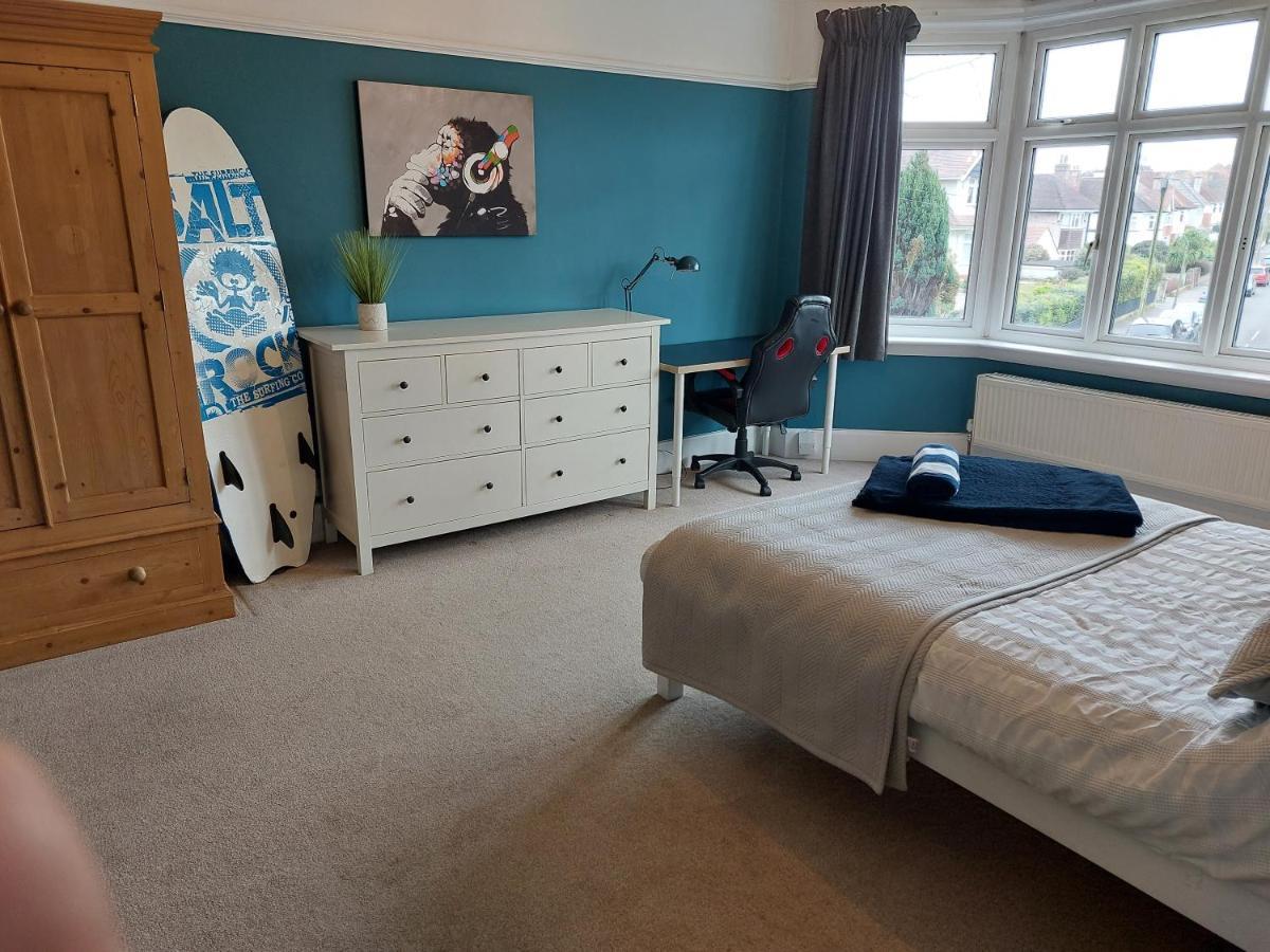 Beach House, With Bbq Lodge And Hot Tub! Bournemouth Eksteriør billede