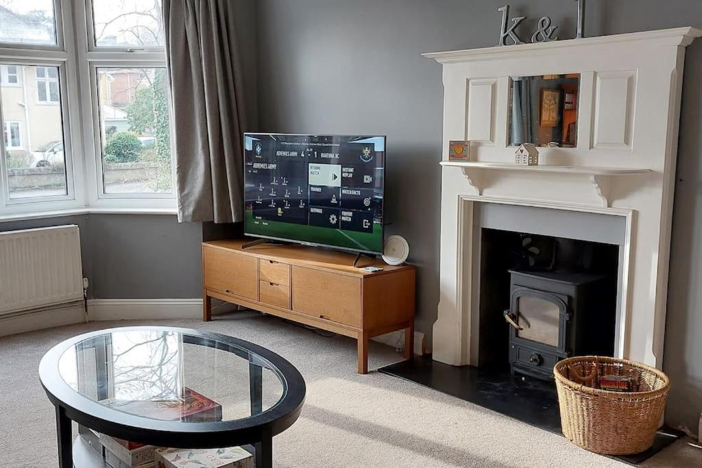 Beach House, With Bbq Lodge And Hot Tub! Bournemouth Eksteriør billede