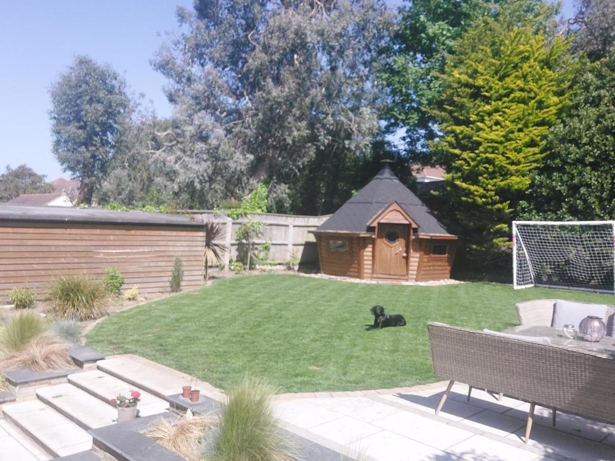 Beach House, With Bbq Lodge And Hot Tub! Bournemouth Eksteriør billede